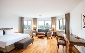 Lindner Hotel Frankfurt Main Plaza, Part Of Jdv By Hyatt